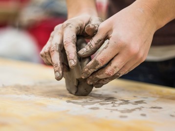 I corsi di ceramica de I Cocci a Napoli - Materiali utilizzati: l'argilla
